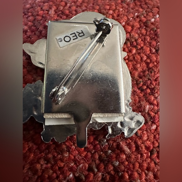 Vintage REO Ornate Flower Scrolls Enamel Picture Photo Frame Brooch Pin Floral - Picture 4 of 6